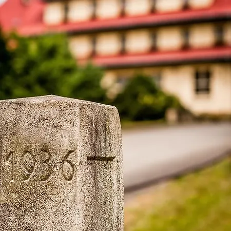 Hotel Parkhotel Skalní Město 3*